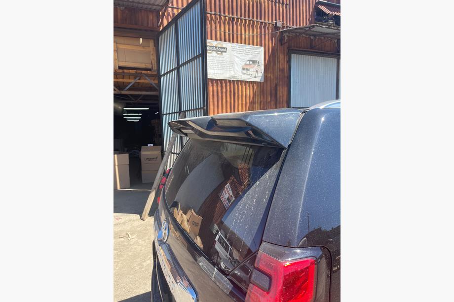 Toyota Land Cruiser Prado 150 2009–2023 Nástavec spoileru (na originální spoiler) Fotografie 5