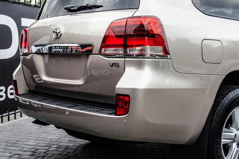 Toyota Land Cruiser 200 2007–2021 Zadní světla 2007-2015 V1 (design 2016+) Fotografie 1