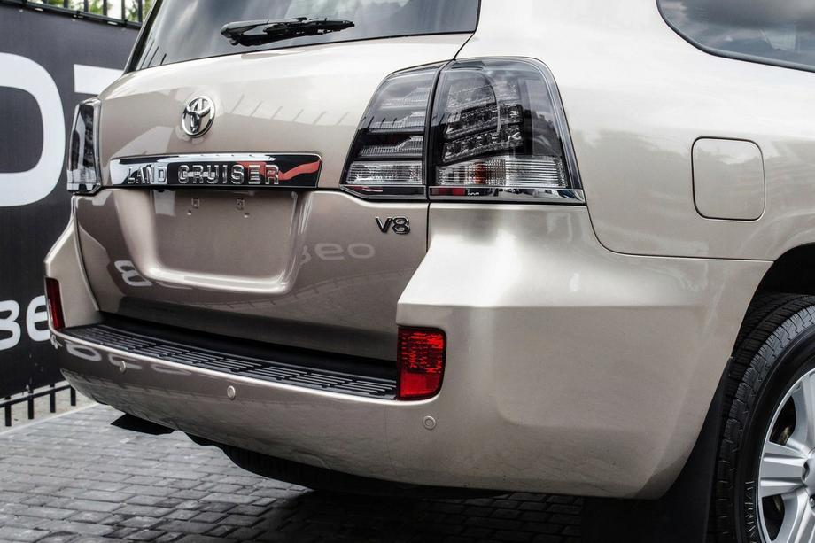 Toyota Land Cruiser 200 2007–2021 Zadní světla 2007-2015 (BlackEdition) Image