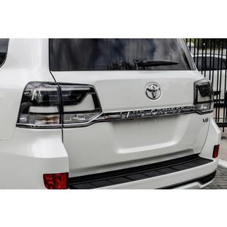 Zadní světla 2016+ (Executive Black) Toyota Land Cruiser 200 2007–2021 fotografie 1