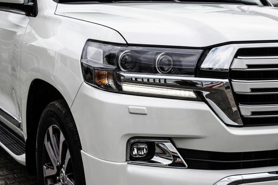 Toyota Land Cruiser 200 2007–2021 Přední světlomety 2016+ (Executive) Image
