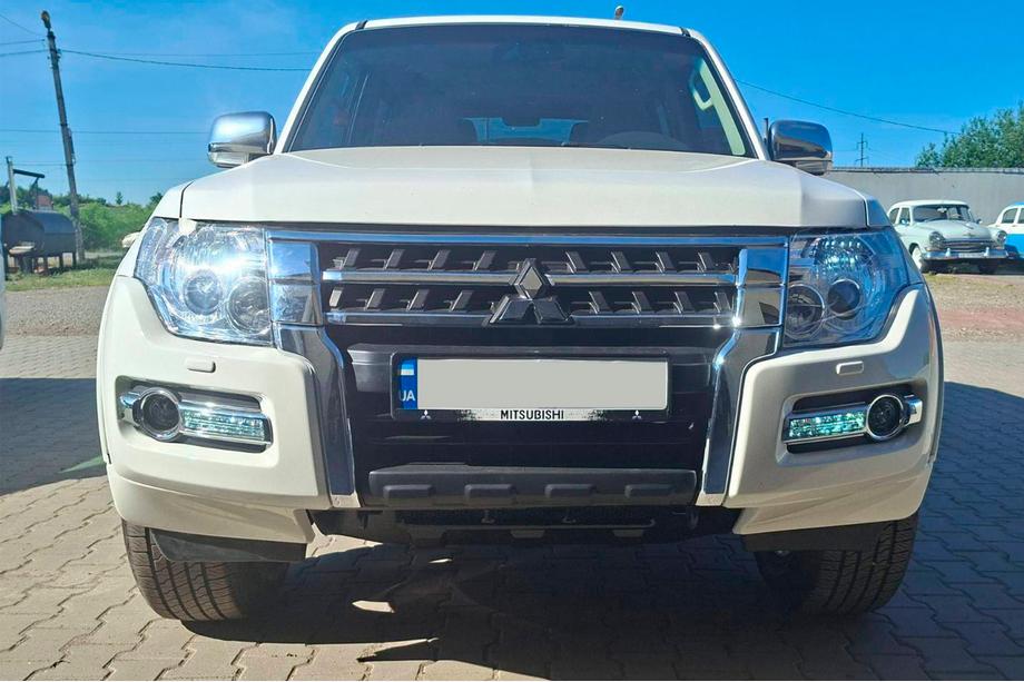 Mitsubishi Pajero Wagon IV 2006–2021 Faceliftová sada (přední nárazník) Image