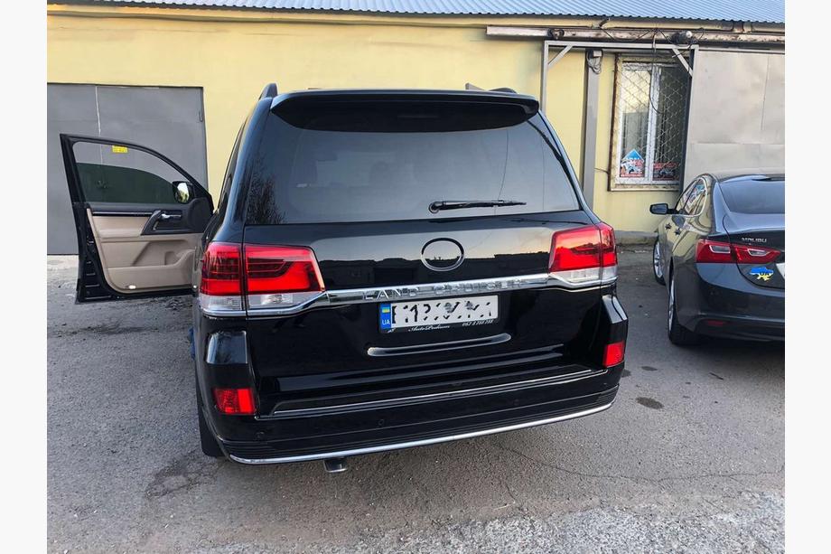 Toyota Land Cruiser 200 2007–2021 Restylingová sada z LC200 2008-2015 na 2019 Executive Fotografie 9