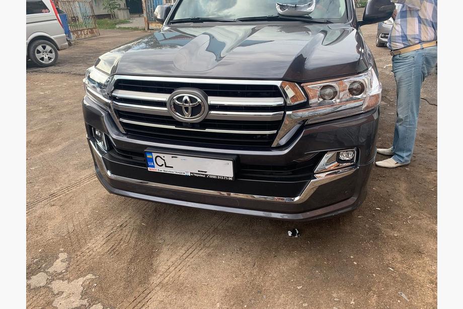 Toyota Land Cruiser 200 2007–2021 Restylingová sada z LC200 2008-2015 na 2019 Executive Fotografie 7
