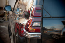 Toyota Land Cruiser Prado 150 2009–2023 Chromové kryty zadních světel V1 (2 ks, 2018+) fotografie 2