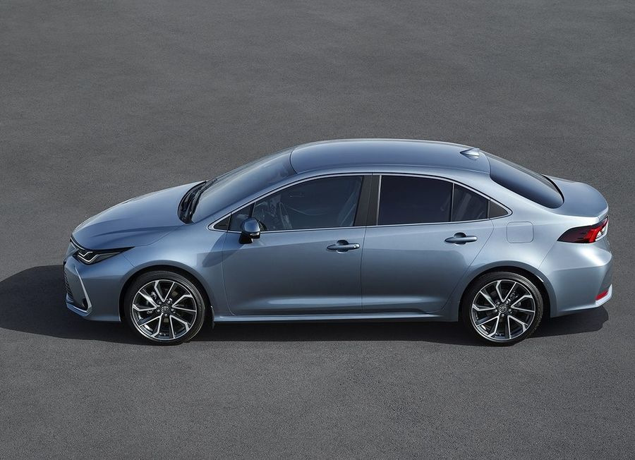 Recenze sedanu Toyota Corolla dvanácté generace