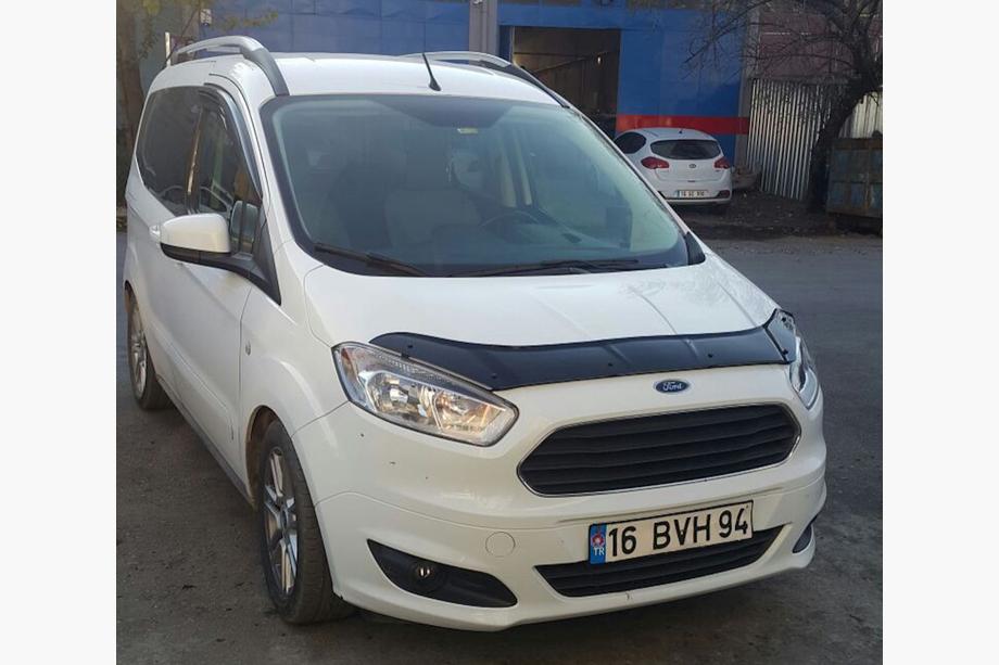 Ford Courier 2014–2023 Deflektor kapoty EuroCap Fotografie 6