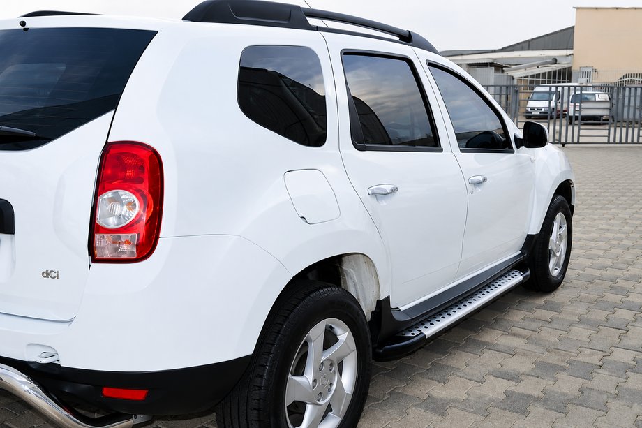 Renault Duster 2008–2017 Boční nášlapy Allmond Grey (2 ks, hliník) Image