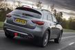 Recenze crossoveru Infiniti QX70 fotografie 9