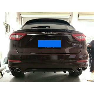 Kompletní bodykit Larty (přírodní karbon) fotografie 2