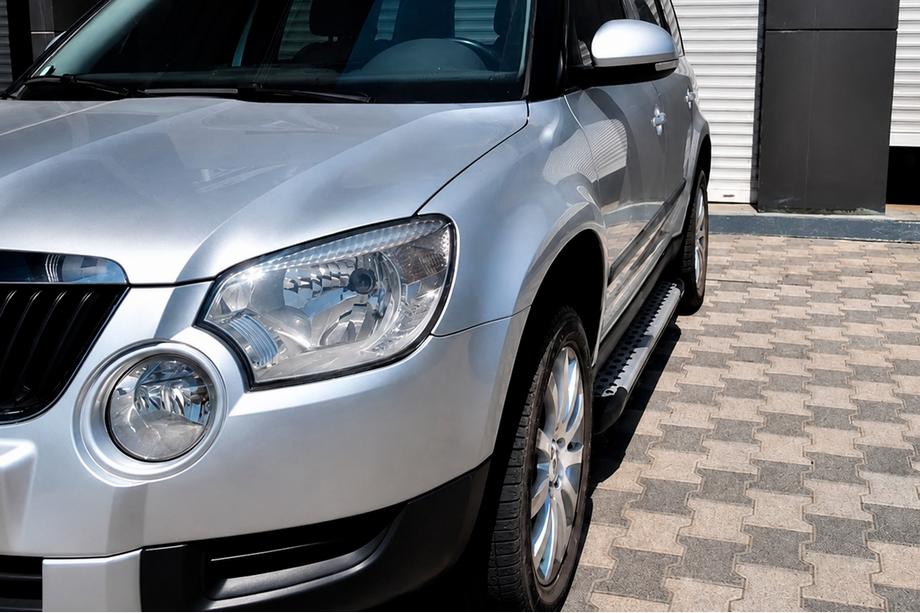 Skoda Yeti 2009–2017 Boční nášlapy Allmond Grey (2 ks, hliník) Image