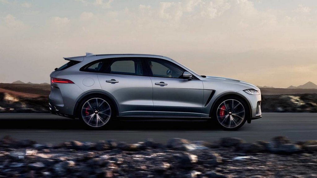 Vyladěná verze prémiového crossoveru Jaguar F-Pace SVR
