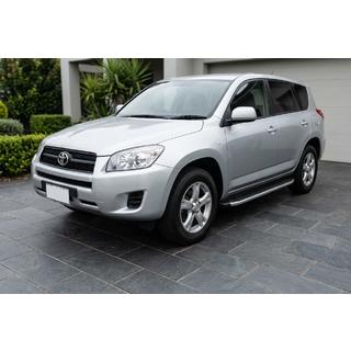 Boční prahy Fullmond (2 ks, hliník) Toyota Rav 4 2006–2013 fotografie 1