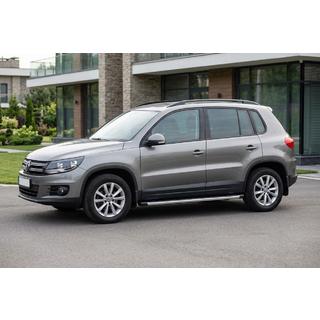 Boční nášlapy Fullmond (2 ks, hliník) Volkswagen Tiguan 2007–2016 fotografie 1