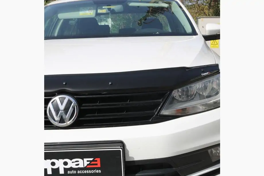 Volkswagen Jetta 2011–2018 Deflektor na kapotu (EuroCap) Fotografie 5