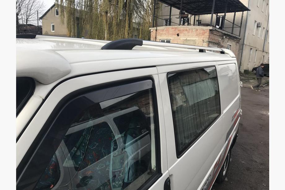 Volkswagen T4 Transporter 1990–2003 Chromované střešní ližiny DORA (kovové uchycení) Pouze pro krátký rozvor Fotografie 4