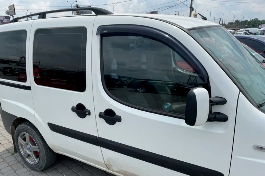 Fiat Doblo I 2005–2010 Ofuky oken (2 ks, HIC) Fotografie 3