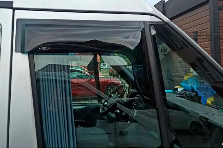 Ford Transit 2000–2014 Ofuky oken (2 ks, HIC) Image