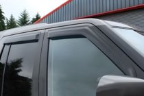 Land Rover Discovery III 2004–2009 Ofuky oken (4 ks, HIC) fotografie 6