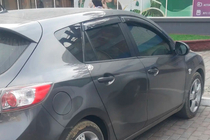 Mazda 3 2009–2013 Ofuky oken HB (4 ks, HIC) fotografie 1