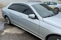Mercedes E-Class W212 2009–2016 Deflektory oken SD (4 ks, HIC) fotografie 3