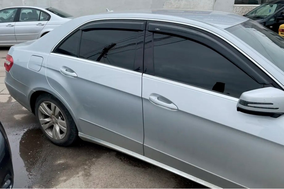 Mercedes E-Class W212 2009–2016 Deflektory oken SD (4 ks, HIC) Image