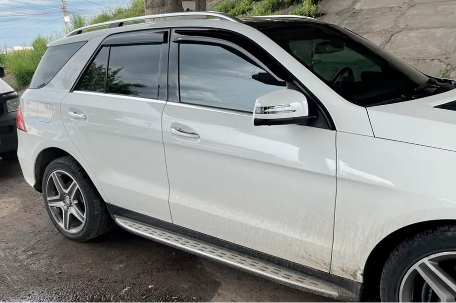 Mercedes GL/GLS třída X166 2012–2019 Ofuky oken (4 ks, HIC) Image