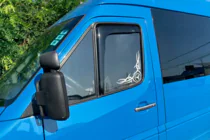 Mercedes Sprinter W901/902/903/904/905 1995–2006 Okenní deflektory vkládací (2 ks, HIC) fotografie 1