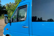 Mercedes Sprinter W901/902/903/904/905 1995–2006 Okenní deflektory vkládací (2 ks, HIC) fotografie 3