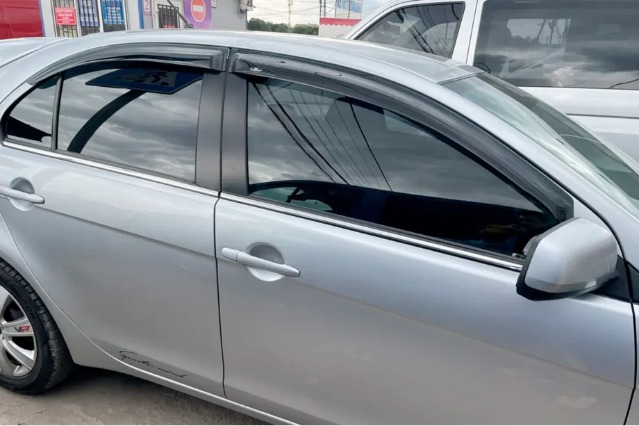 Mitsubishi Lancer X 2008– Ofuky oken (4 ks, HIC) Image