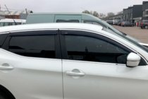 Nissan Qashqai 2014–2021 Okenní deflektory s chromovou lištou (4 ks, HIC) fotografie 7