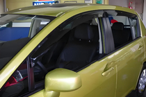 Nissan Tiida 2004–2011 Deflektory oken SD (4 ks, HIC) fotografie 2