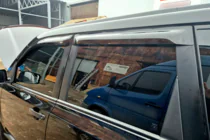 Nissan X-trail T30 2002–2007 Ofuky oken (4 ks, HIC) fotografie 4