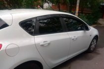 Opel Astra J 2009–2015 Ofuky oken HB (4 ks, HIC) fotografie 3