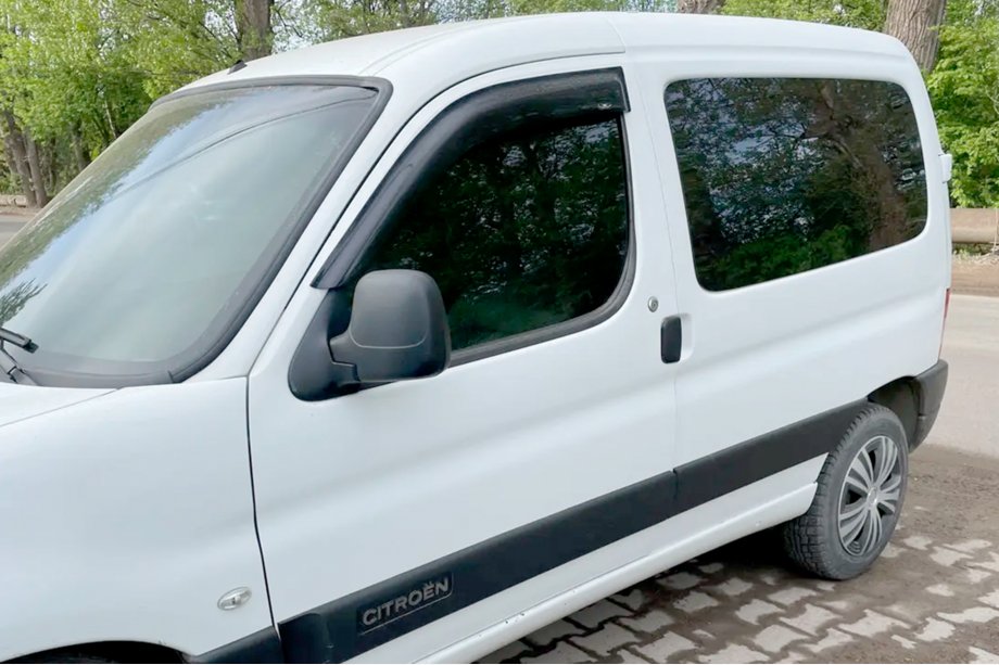 Renault Kangoo 1998–2008 Okenní deflektory 11 cm (2 ks, HIC) Image