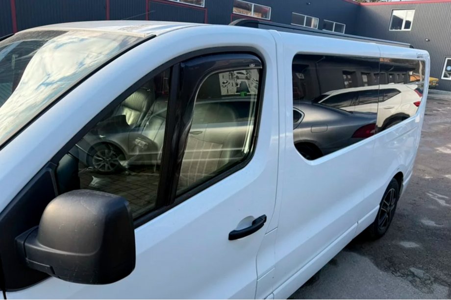 Renault Trafic 2015– Okenní deflektory vkládací (2 ks, HIC) Fotografie 2