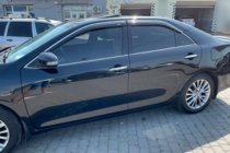 Toyota Camry 2011–2017 Okenní deflektory s chromovou lištou (2011-2017 EU / 2011-2014 USA, 4 ks, HIC) fotografie 4