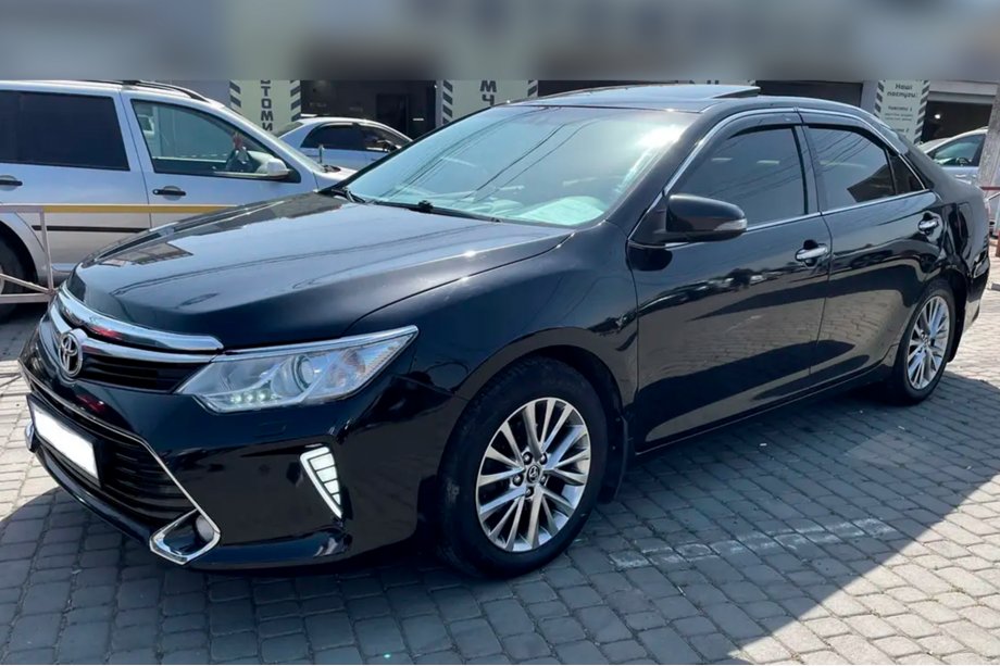 Toyota Camry 2011–2017 Okenní deflektory s chromovou lištou (2011-2017 EU / 2011-2014 USA, 4 ks, HIC) Image