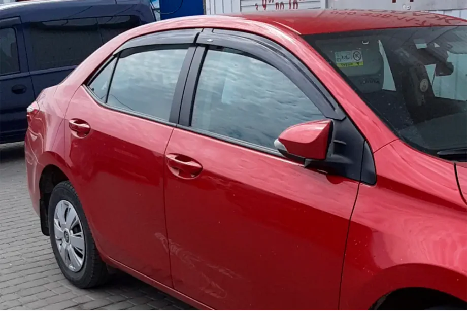 Toyota Corolla 2013–2019 Ofuky oken (4 ks, HIC) Image
