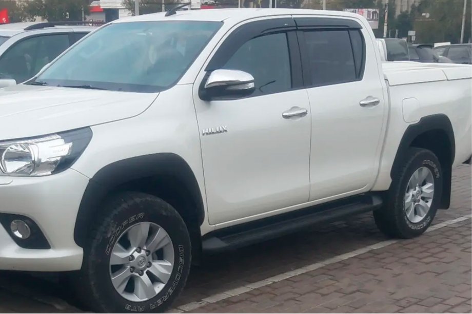 Toyota Hilux 2015– Ofuky oken (4 ks, HIC) Image