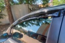 Toyota Yaris 2006–2011 Ofuky oken HB (4 ks, HIC) fotografie 6