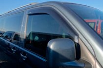 Volkswagen T5 Caravelle 2004–2010 Ofuky oken (2 ks, HIC) fotografie 10
