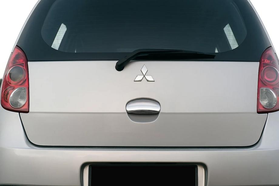 Mitsubishi Colt 2004–2012 Nerezový kryt zadní kliky Image