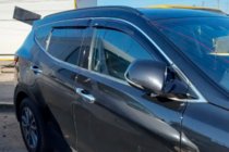 Hyundai Santa Fe 3 2012–2018 Okenní deflektory s chromovou lištou (4 ks, HIC) fotografie 1