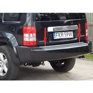 Nerezová lišta na hranu víka kufru