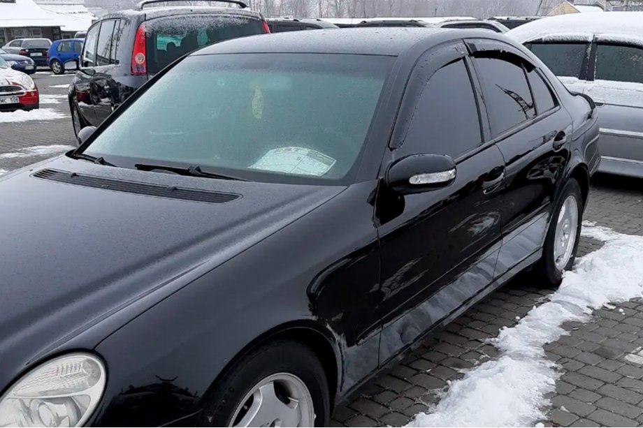 Mercedes E-class W211 2002–2009 Deflektory oken SD (4 ks, HIC) Fotografie 4