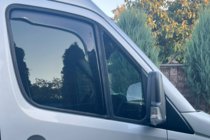 Mercedes Sprinter W906 2006–2018 Okenní deflektory vkládací (2 ks, HIC) fotografie 19