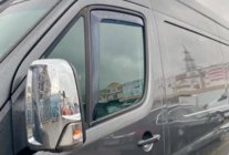 Mercedes Sprinter W906 2006–2018 Okenní deflektory vkládací (2 ks, HIC) fotografie 13