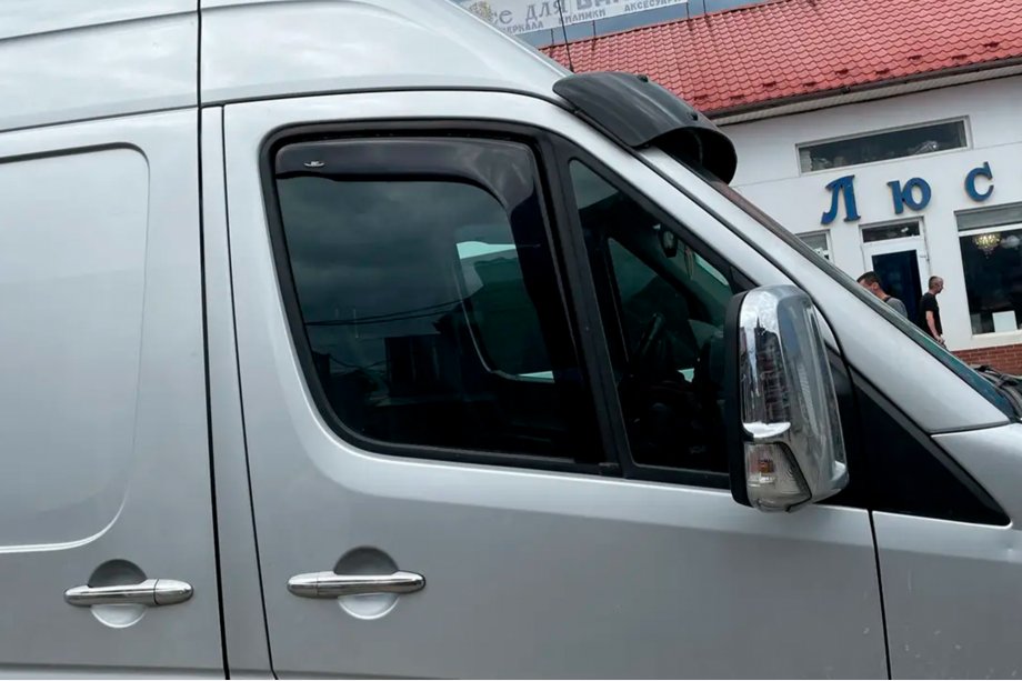 Volkswagen Crafter 2006–2016 Okenní deflektory vkládací (2 ks, HIC) Image