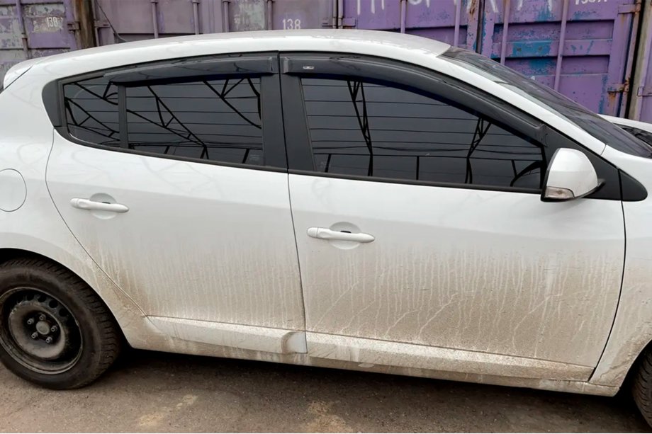 Renault Megane III 2009–2016 Ofuky oken HB (4 ks, HIC) Image